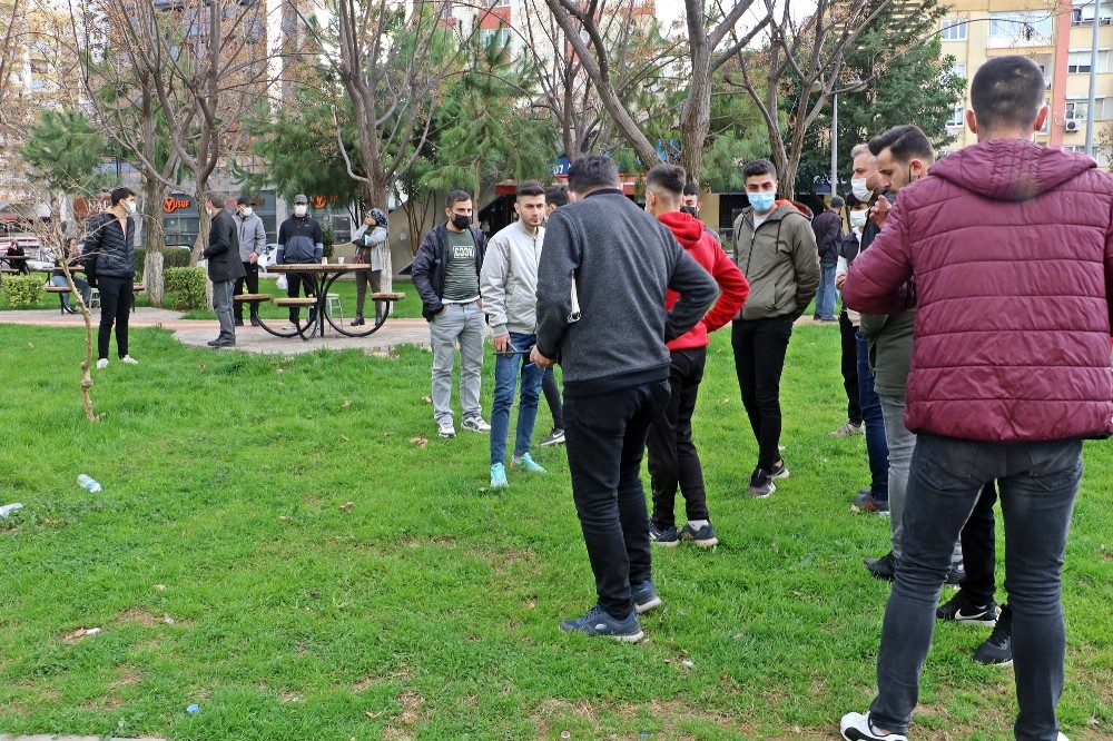 Alacağını istedi, bacağından vuruldu