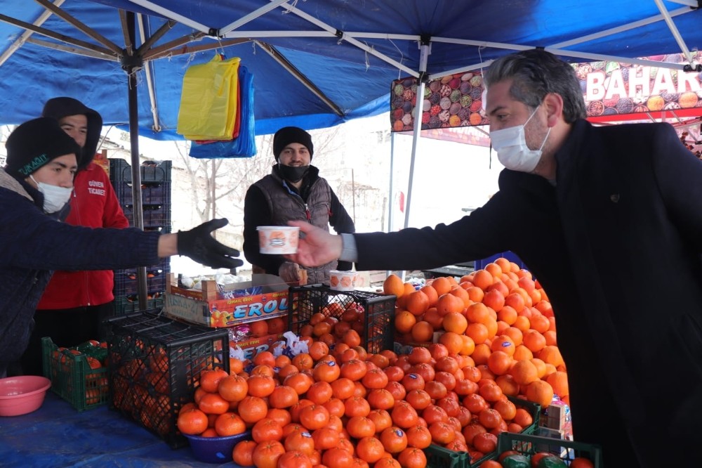 Gölpazarı’nda pazarcı esnafına sıcak çorba ikramı