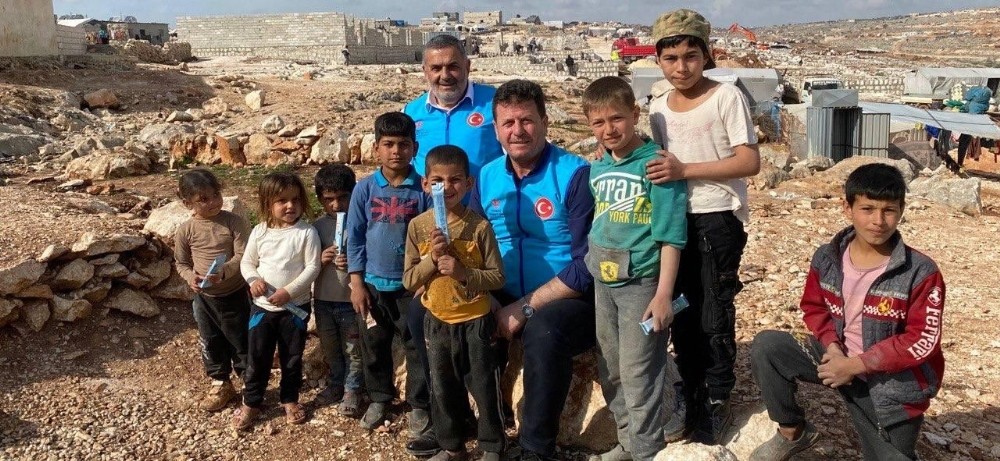 Akyazı Belediye Başkanı Soykan, İdlib’te savaş mağdurlarıyla buluştu