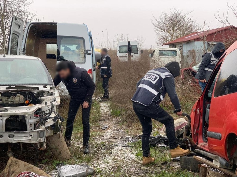 Sinop’ta oto hırsızlık operasyonunda 26 araç ele geçirildi