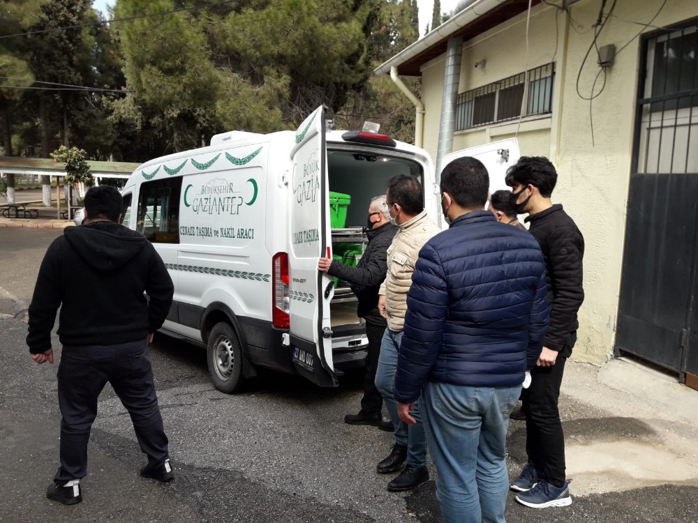 Pusetten düşen bebek beyin kanaması sonucu hayatını kaybetti