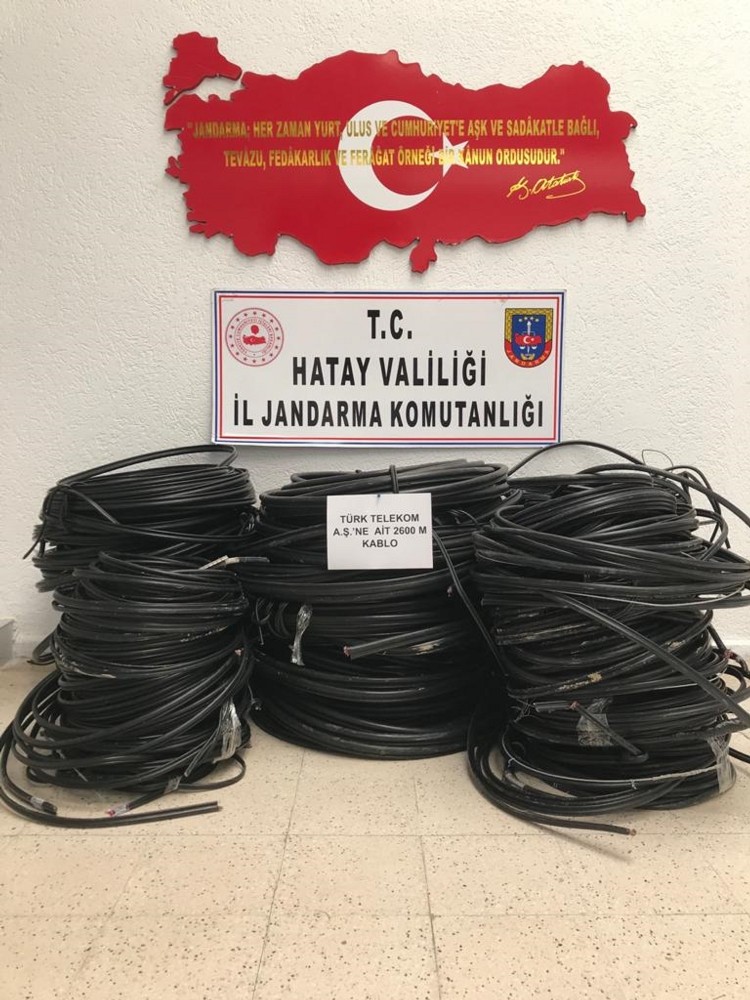 Arsuz’da kablo hırsızları tutuklandı