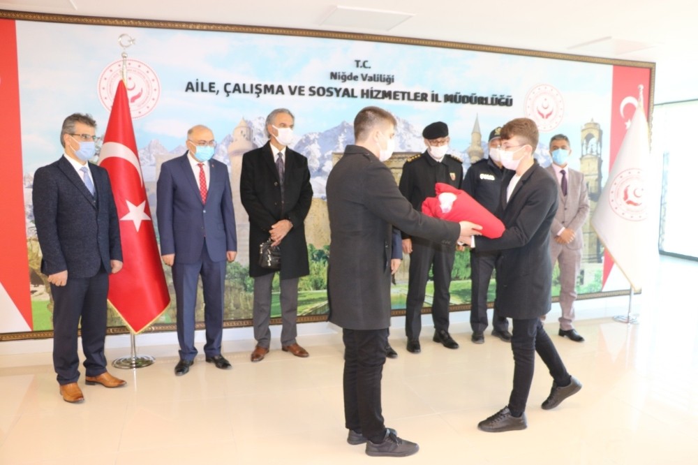 Anadolu Gönül Yolu 81 Genç 81 Bayrak teslim töreni yapıldı