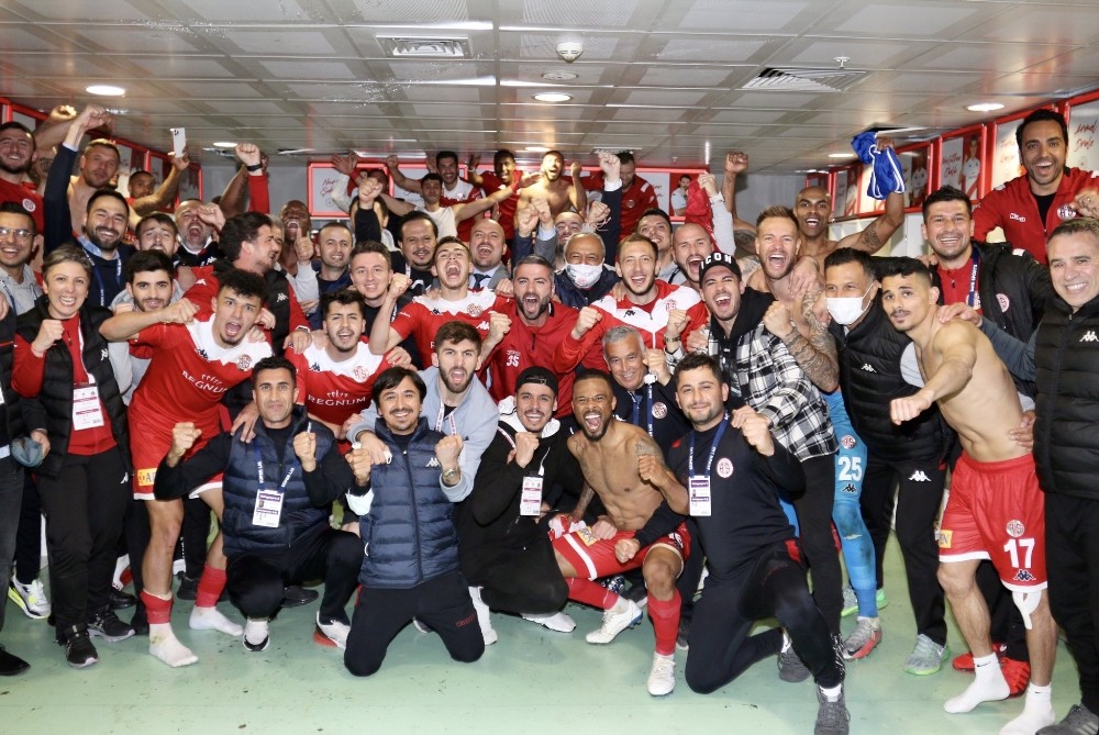 Antalyaspor’da 21 yıl aradan sonra kupa finali sevinci