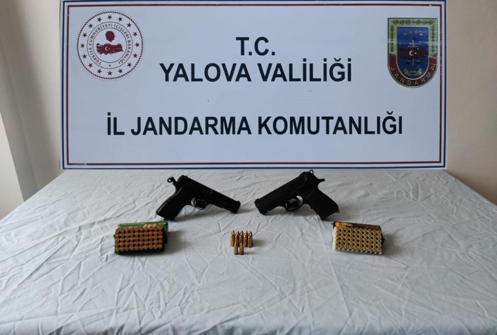 Jandarma’dan silah kaçakçılarına operasyon
