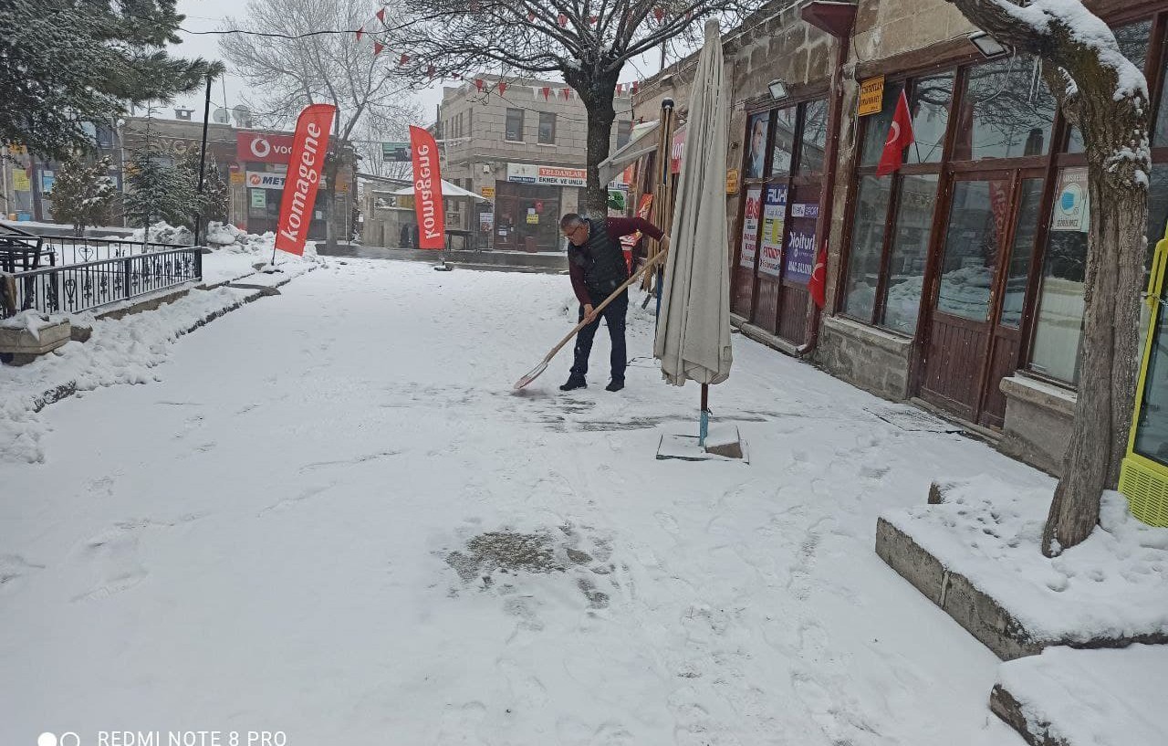 Aksaray’ın yüksek kesimlerinde kar etkisini sürdürüyor