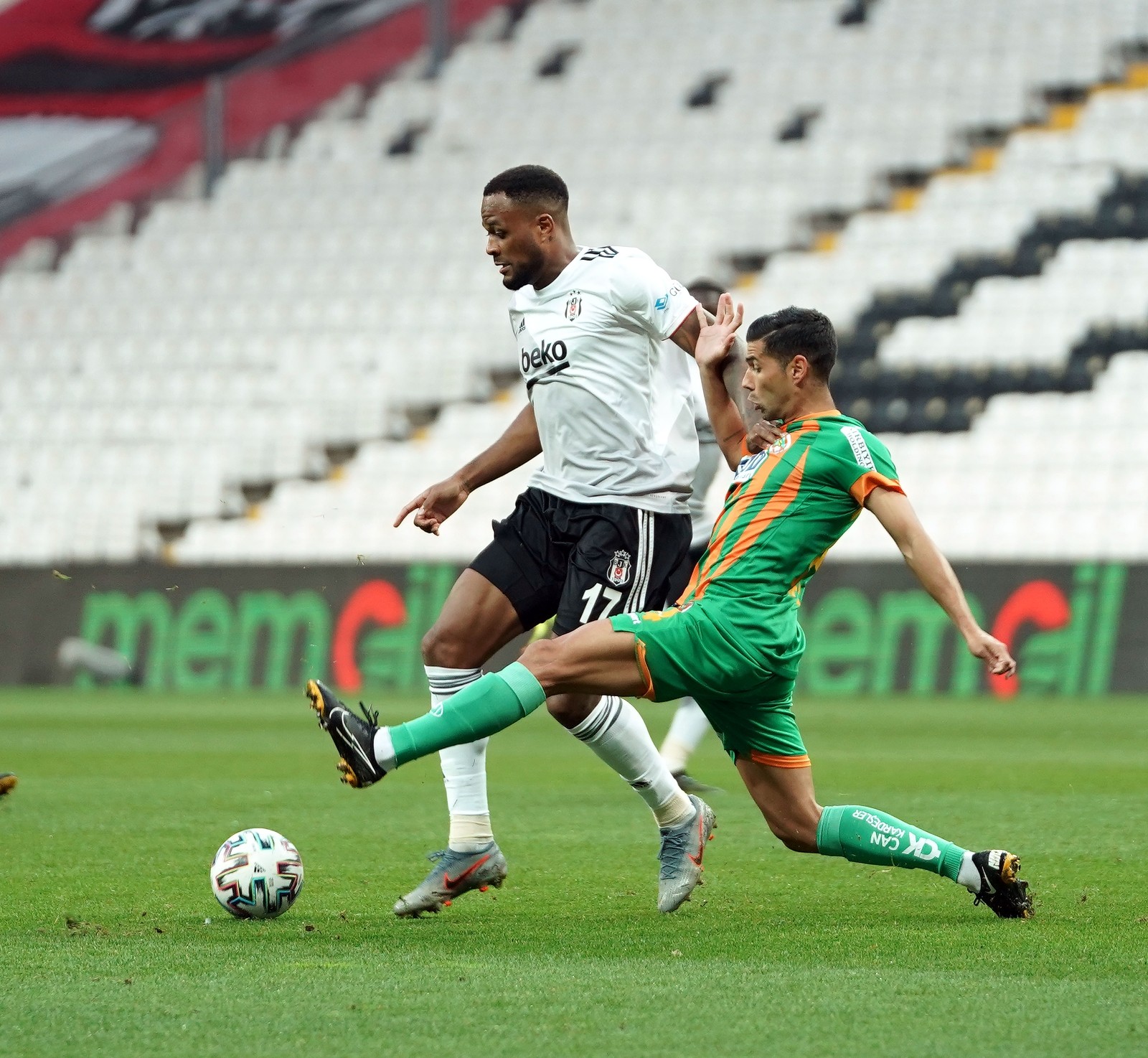 Süper Lig: Beşiktaş: 1 - Aytemiz Alanyaspor: 0 (İlk yarı) - İstanbul 