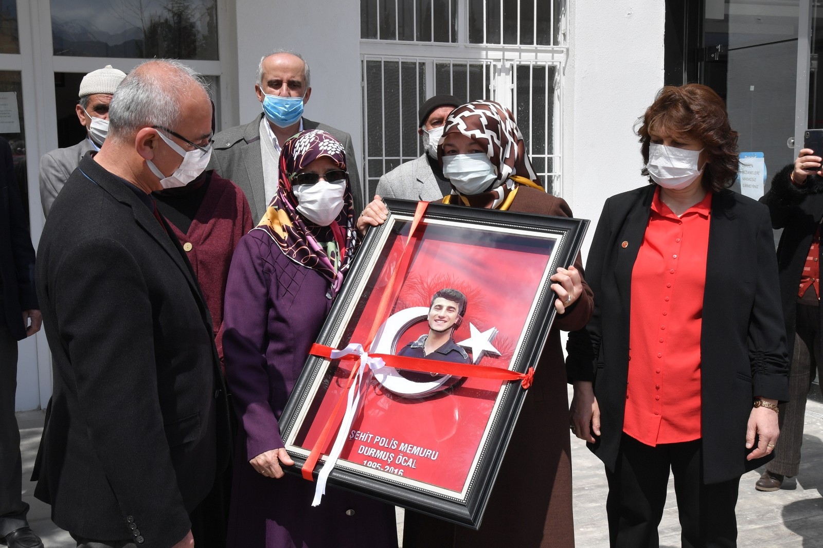 Şehit Durmuş Öcal’ın ismi kütüphanede yaşatılacak