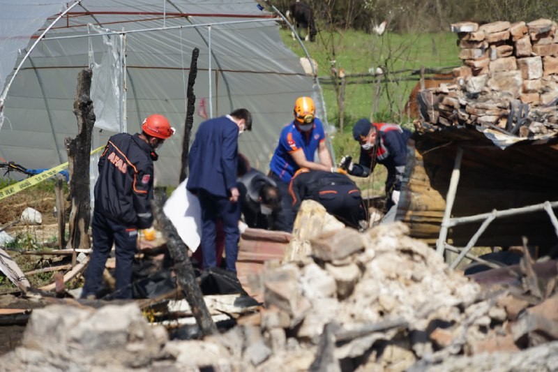 Kastamonu’da yangında hayatlarını kaybedenler enkaz altından çıkartıldı