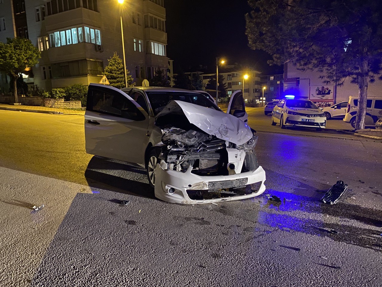 Safranbolu’da iki otomobil çarpıştı: 4 yaralı