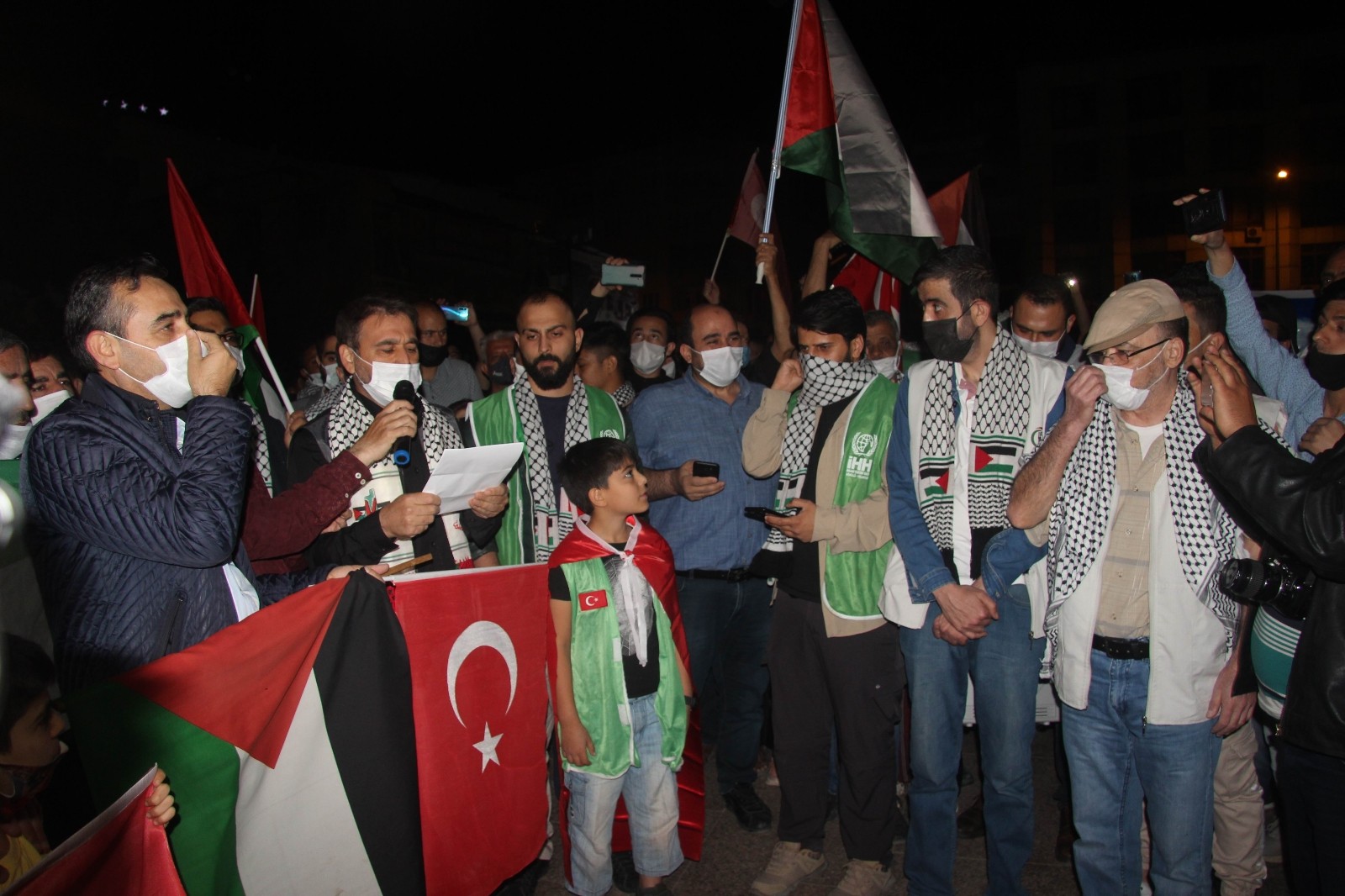 Kilis’te yaşayan Filistinliler İsrail’i protesto etti