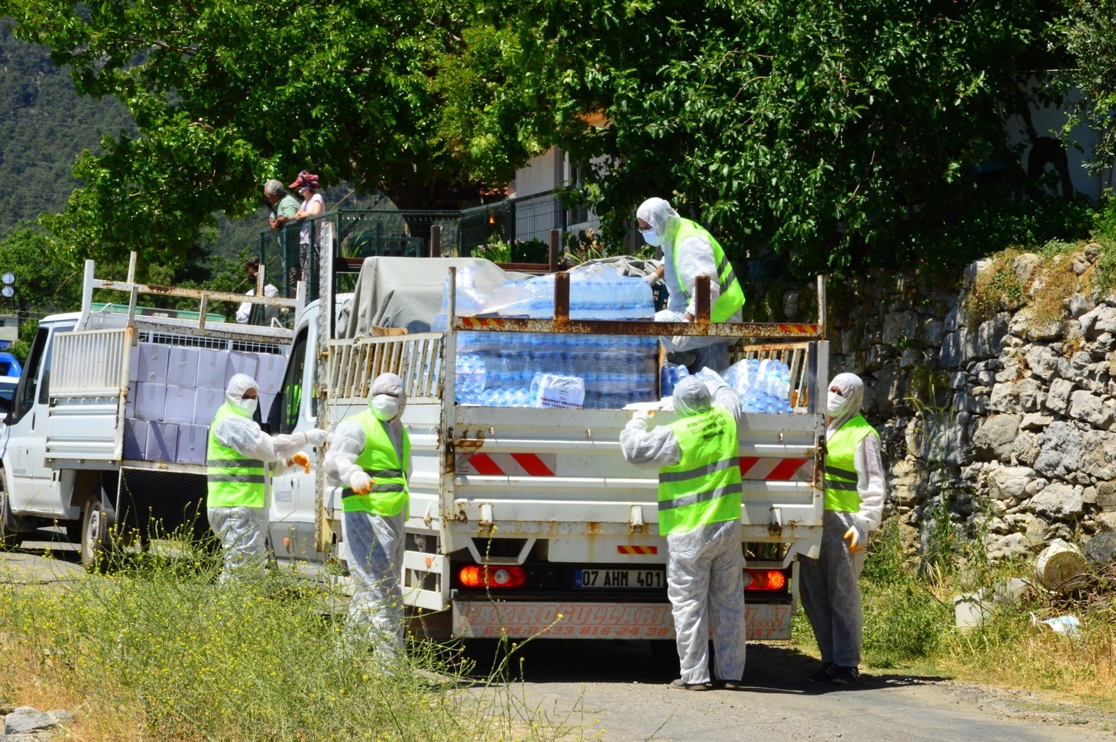 Karantina altına alınan mahalleye gıda desteği