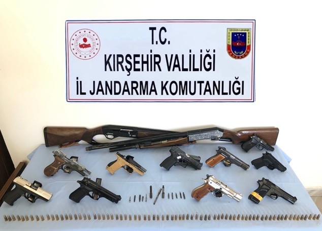 Kırşehir’de silah ve mühimmat kaçakçılığı operasyonu: 3 gözaltı