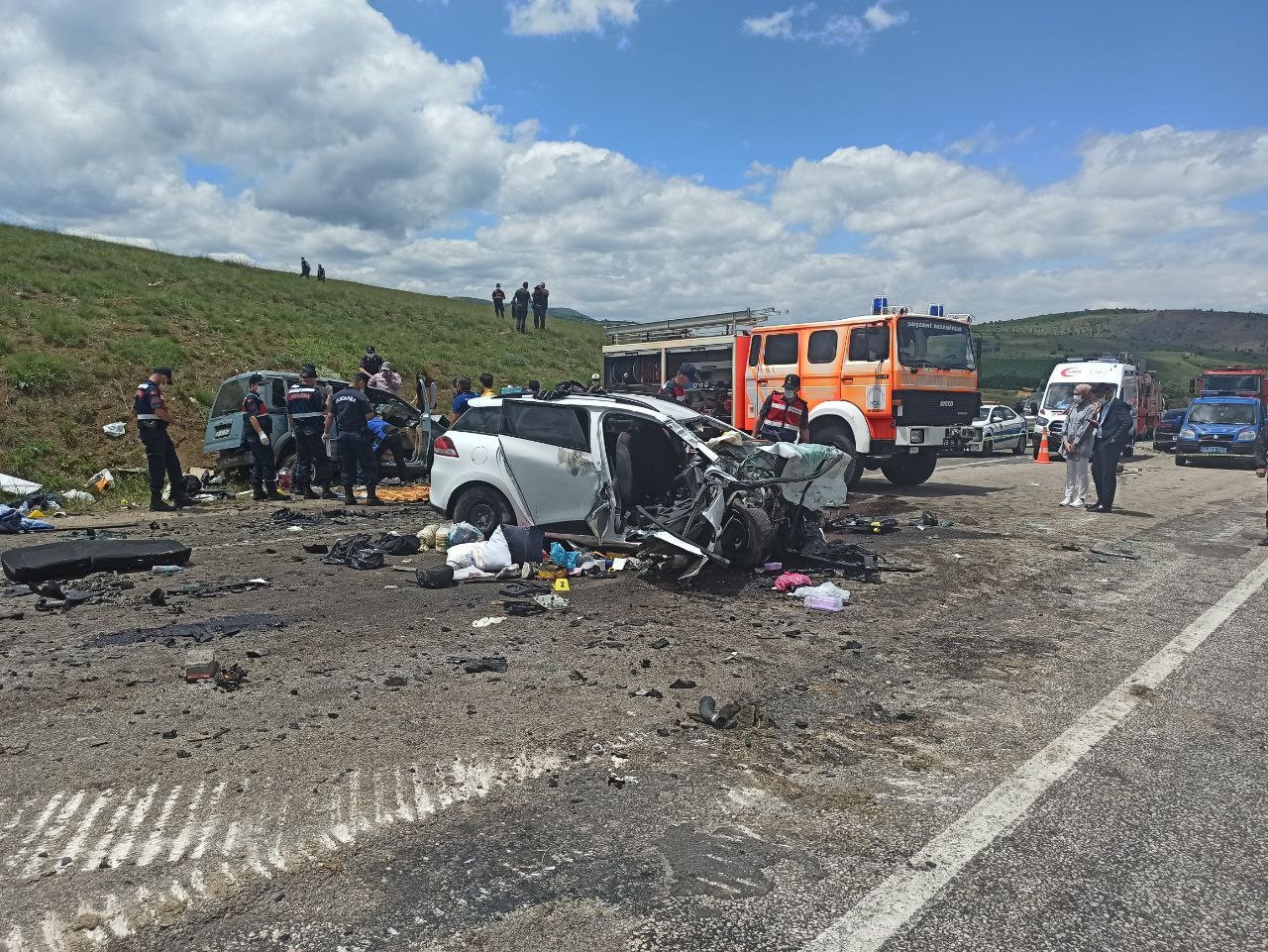Sivas’taki kazada ölen 9 kişinin kimlikleri belirlendi