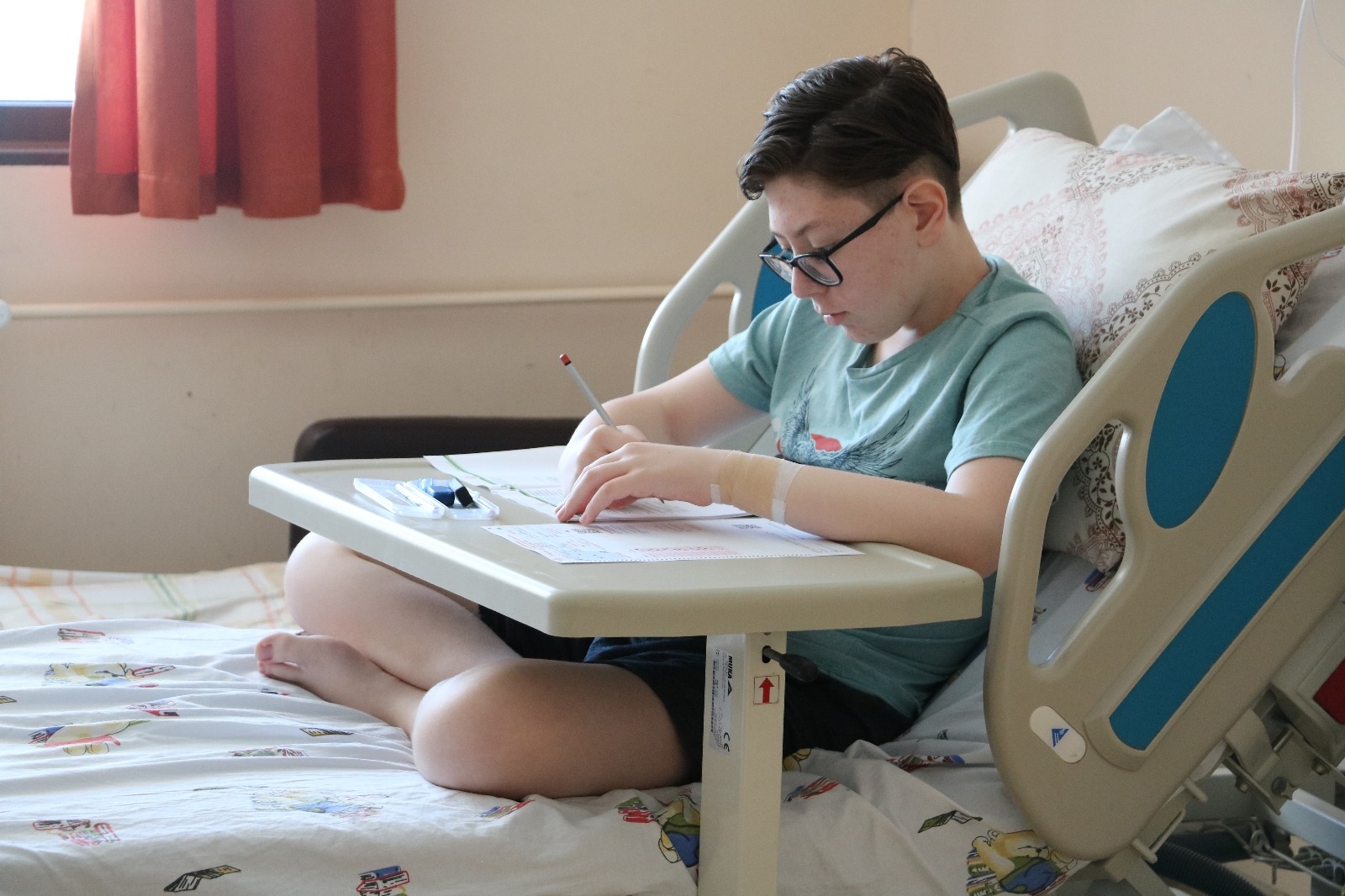 Hastanede ameliyat olup, LGS sınavına girdi - Edirne Haberleri