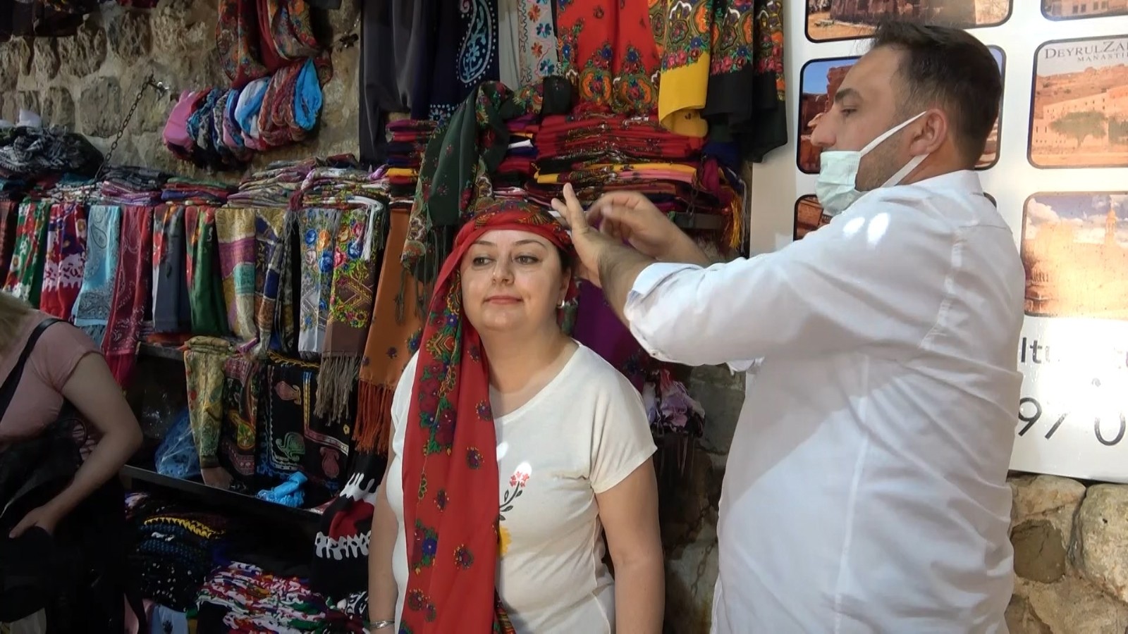 Mardin'e özgü şal bağlaması turistlerin ilgi odağı oldu - Mardin Haberleri