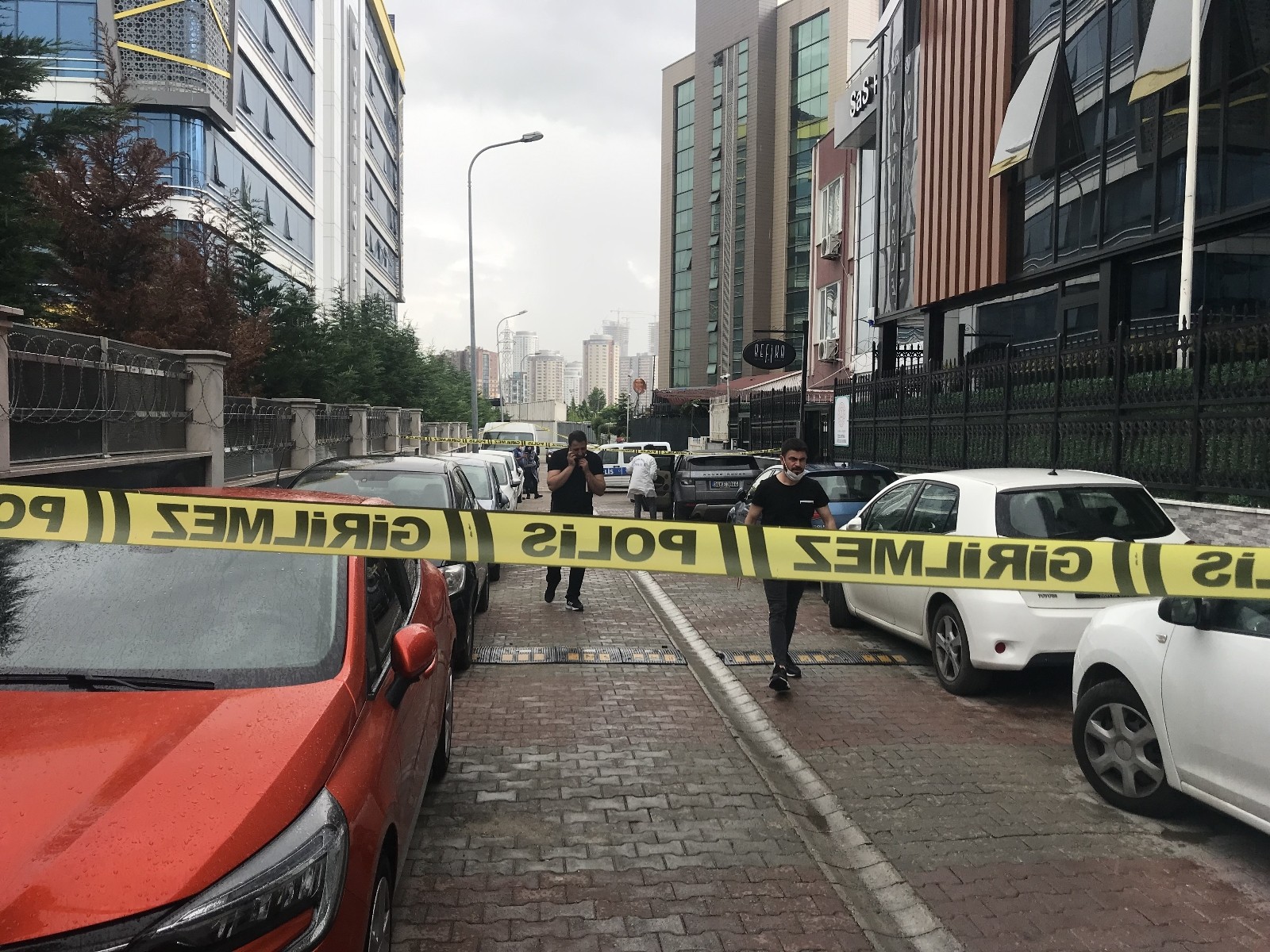 Ataşehir’de lüks araç içinde kadına silahlı saldırı: 1 ölü