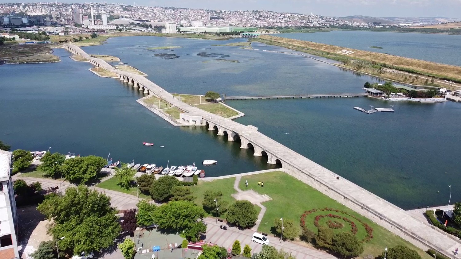 Mimar Sinan’ın şaheseri olan tarihi köprü yıkılma tehlikesi altında
