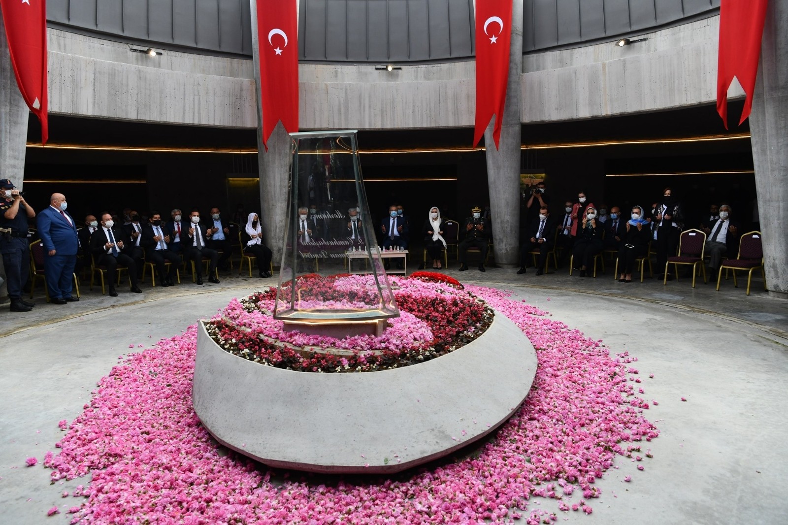 9. Cumhurbaşkanı Süleyman Demirel vefatının 6’ncı yılında kabri başında kısıtlı katılımla anıldı