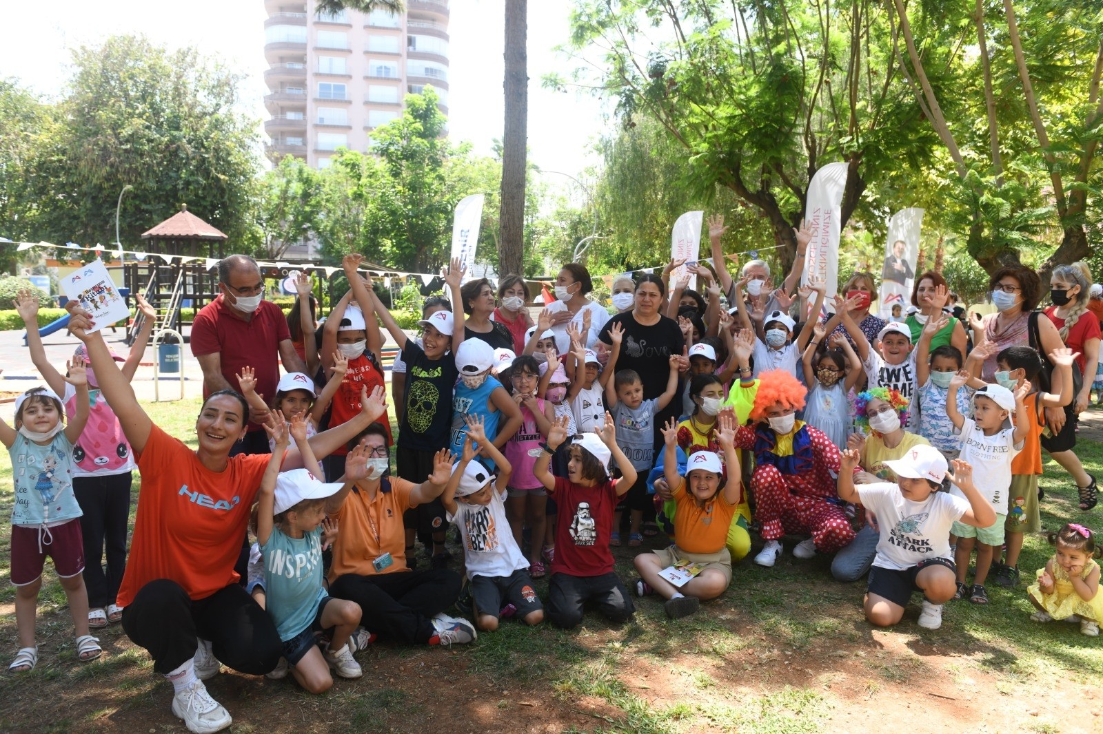 Yenişehir Belediyesi, çocukların karne mutluluğuna ortak oldu