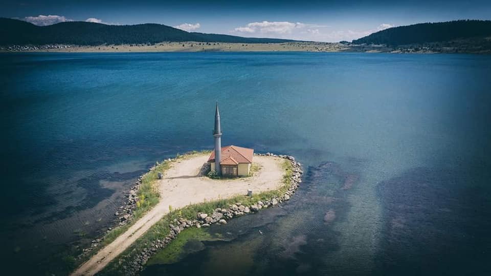 Seben Gölü'ndeki yarımadada bulunan cami kültür varlığı kabul edildi - Bolu  Haberleri