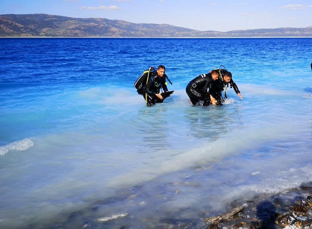 Düzeltme Salda Gölü’ne giren genç boğuldu, ailesi sinir krizleri geçirdi