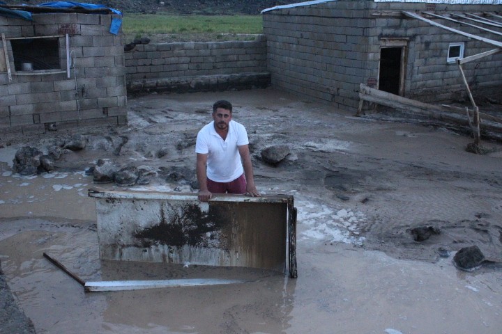 Iğdır’da sel felaketi: Evleri ve tarım arazilerini su bastı