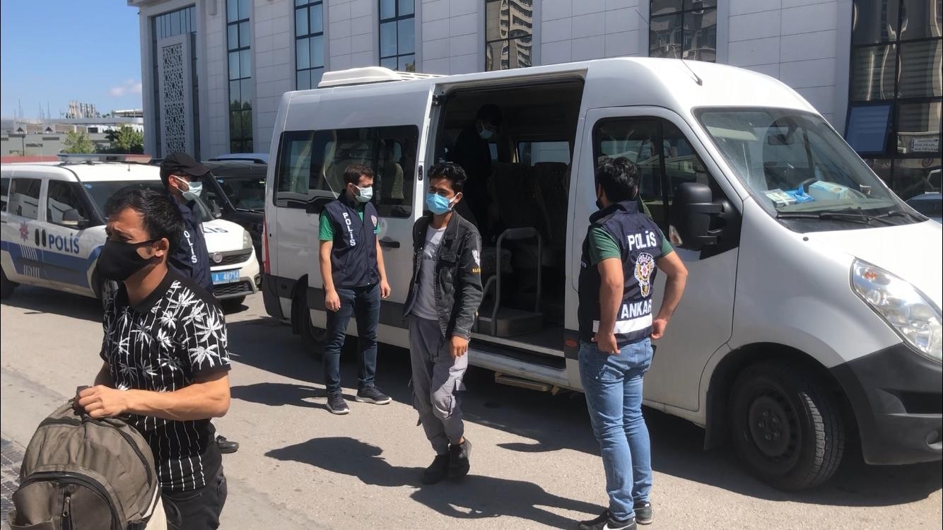 Özel İran üzerinden Türkiye’ye giren 32 Afgan göçmen yakalandı
