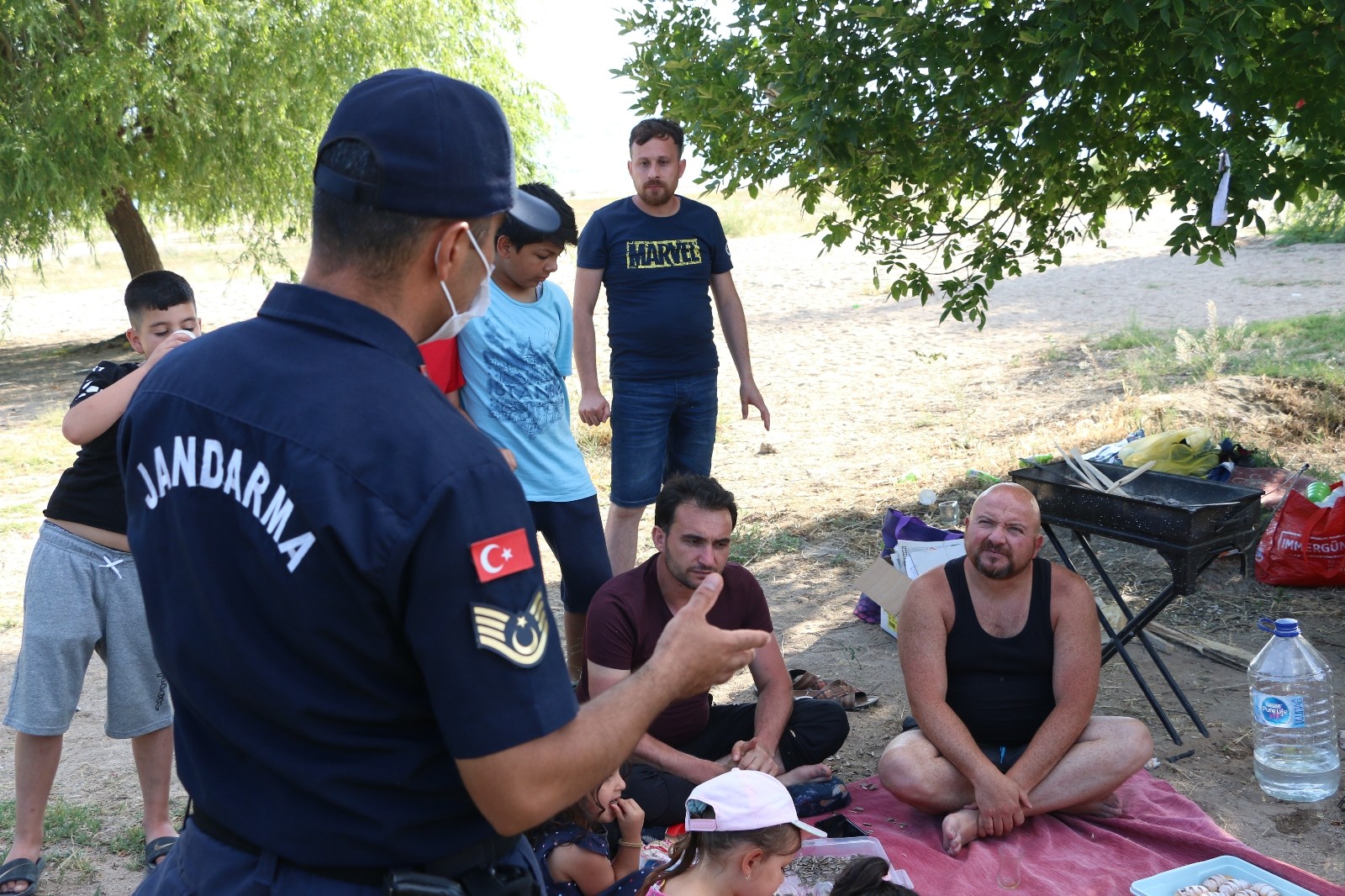 Yasağı dinlemeyip Savcılı Plajına akın ettiler