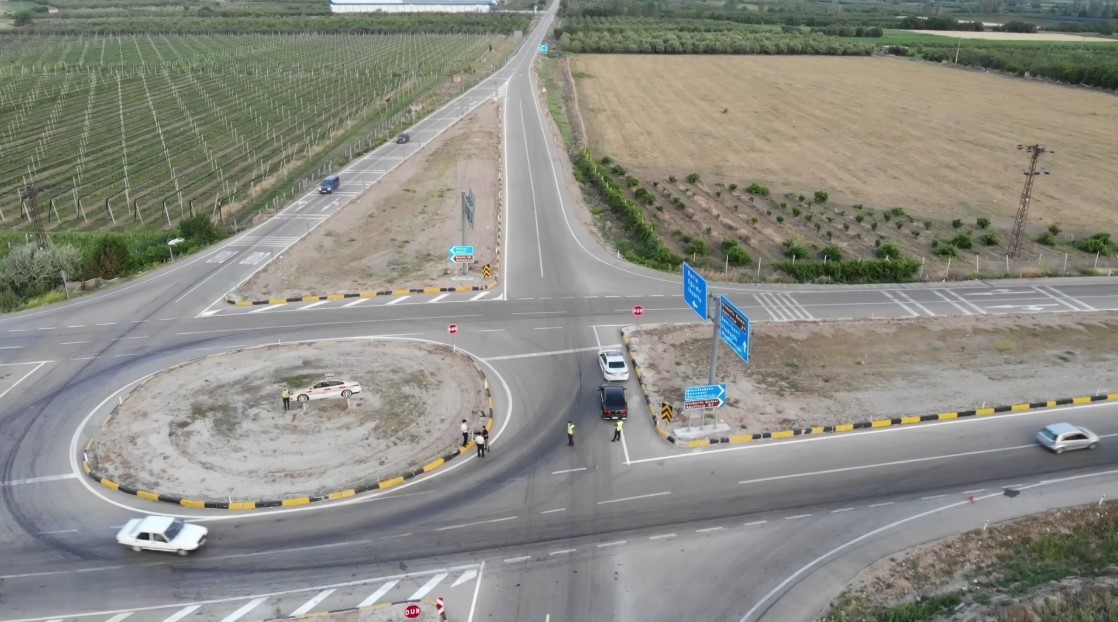 Isparta’da Jandarma bayram trafiğini havadan denetledi