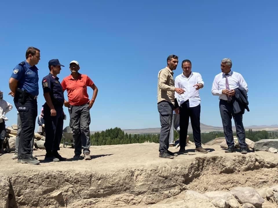 Kınık Höyük kazısından çıkan eserler sergilenecek