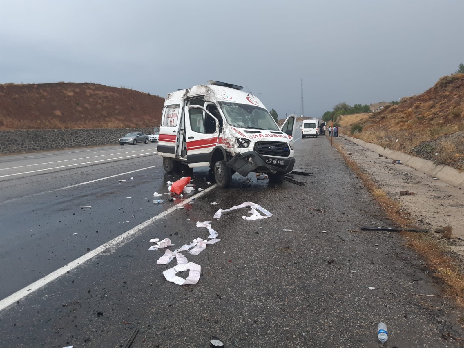 bingol de ambulans kaza yapti 3 yarali bingol haberleri