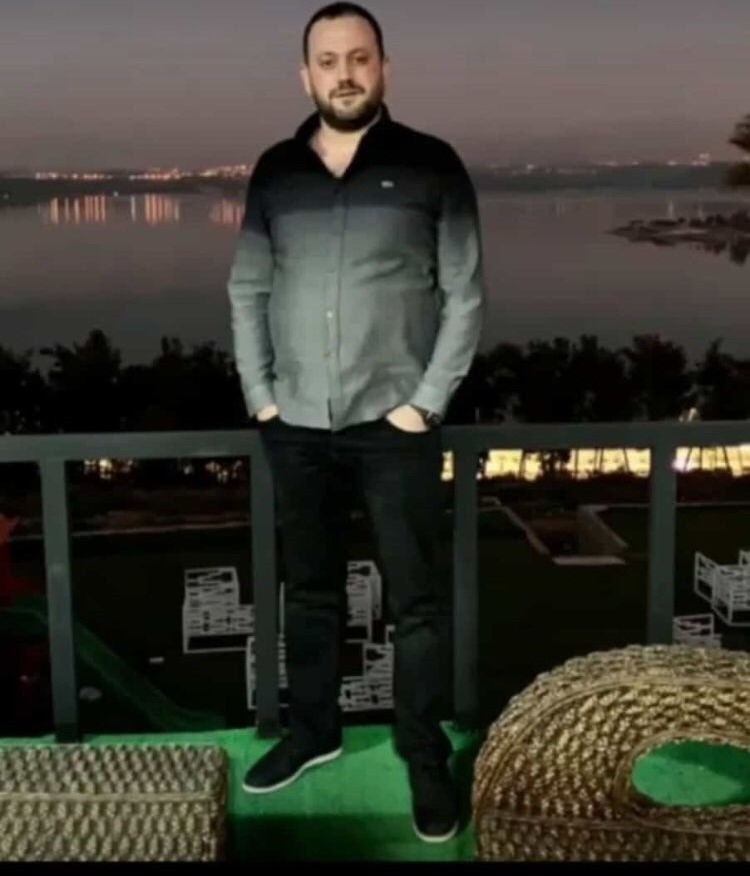 Evinin önünde silahlı saldırıya uğrayan kişi hayatını kaybetti