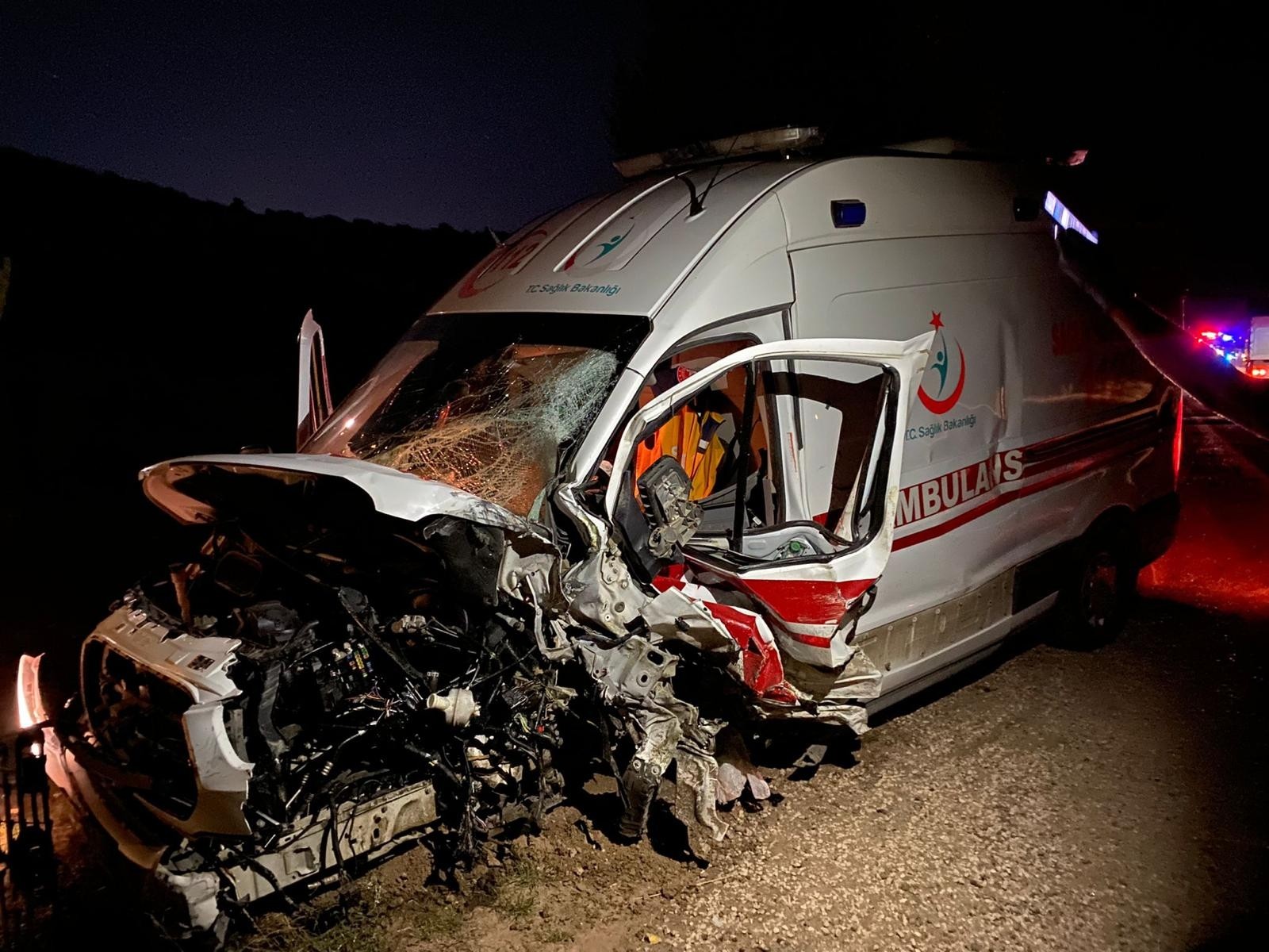 Giresun’da ambulans ile ticari taksi çarpıştı: 1 ölü
