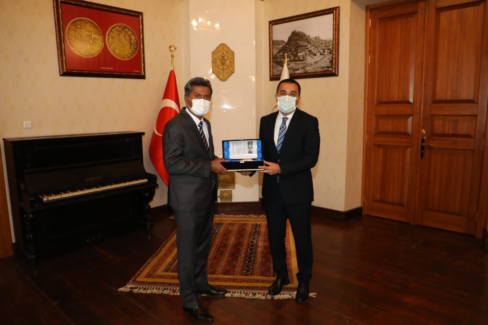 Büyükelçi Mohammed Rizvi Hassen Vali Öksüz’ü ziyaret etti