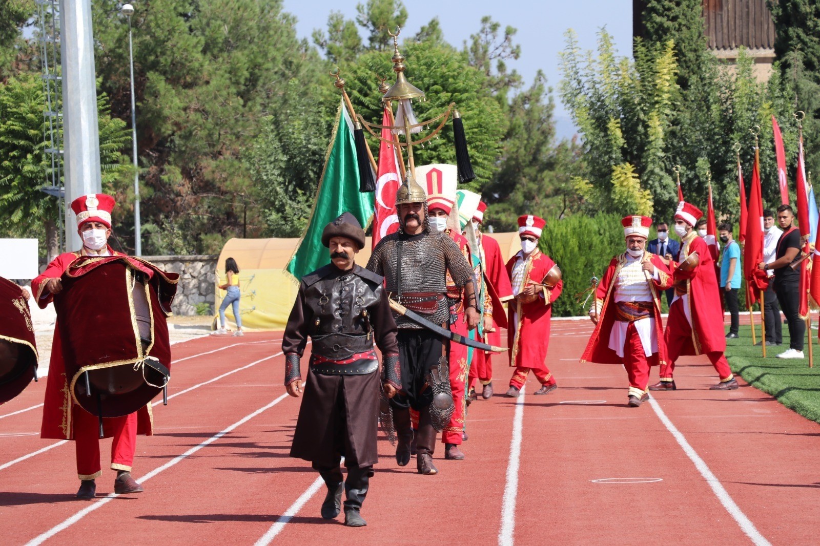 Burdur’da 30 Ağustos kutlamaları çelenk sunma töreni ile başladı