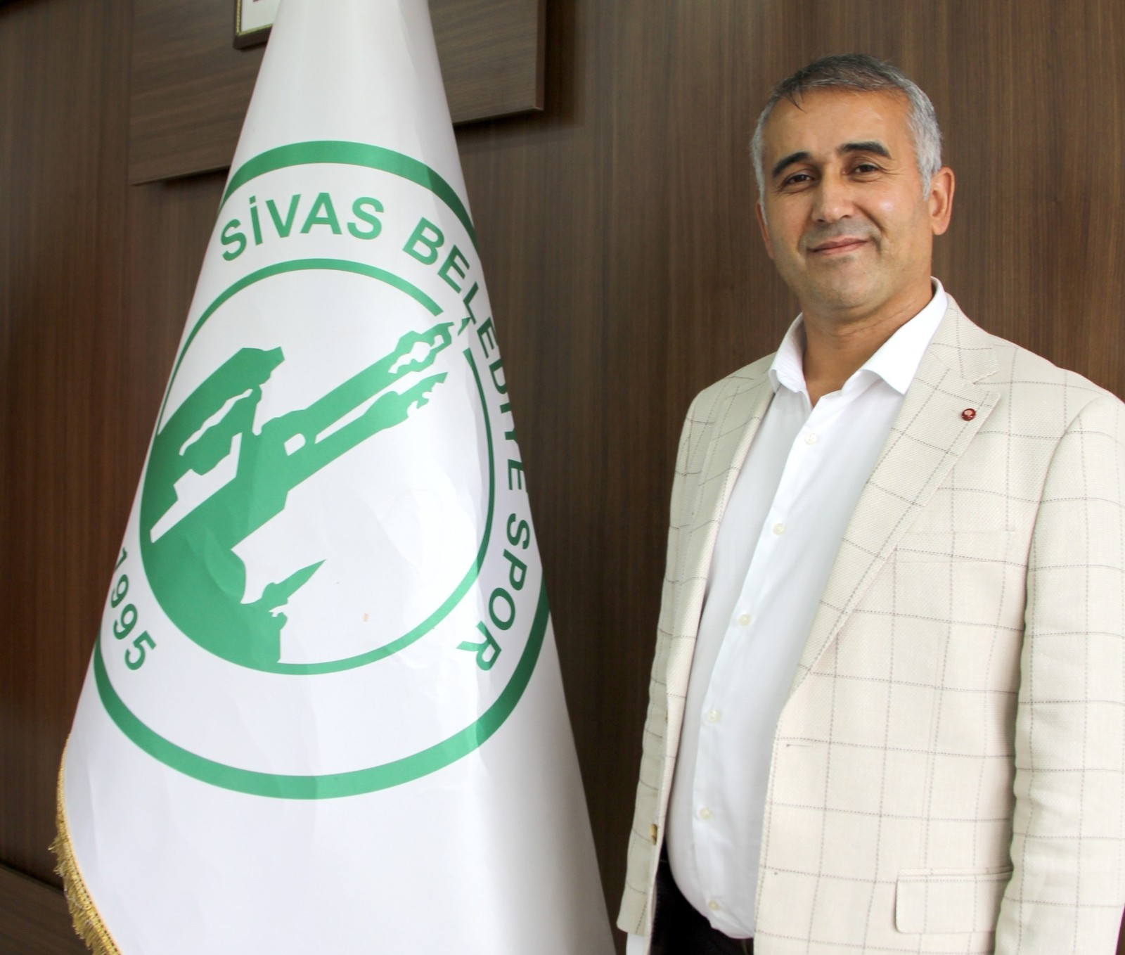 Sivas Belediyespor Kulüp Başkanı Hakan Genç, taraftarları maça davet etti