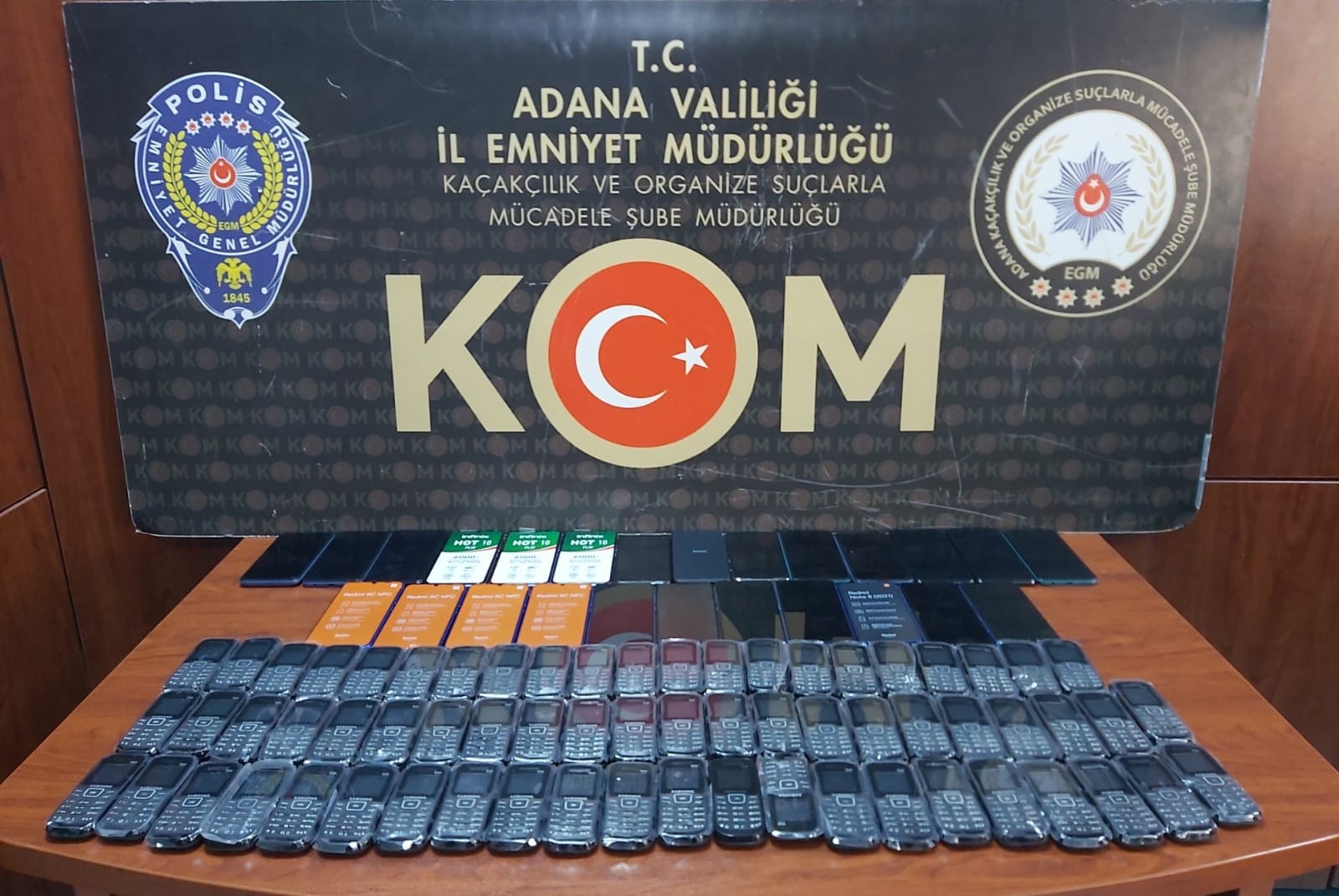 Adana’da 356 kaçak cep telefonu ele geçirildi