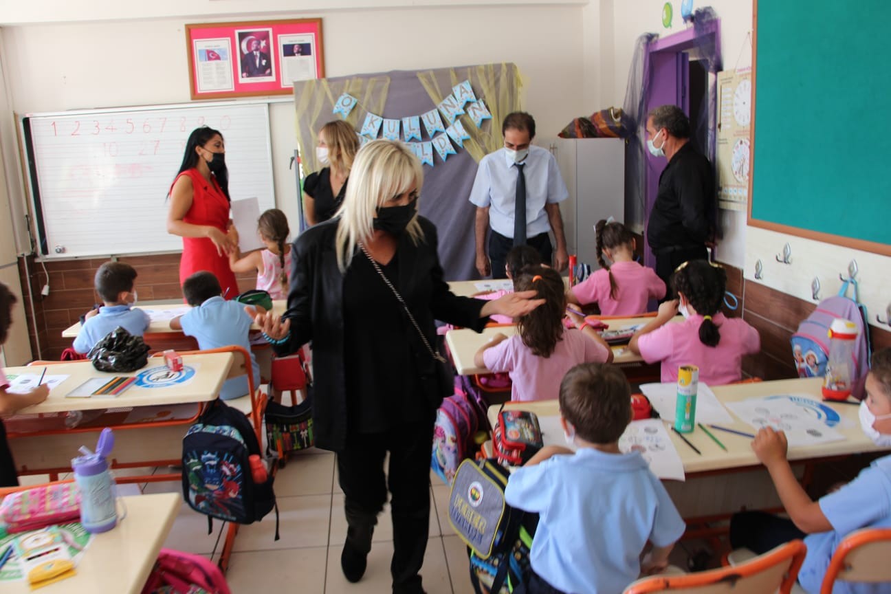 Marmaris’te öğrenciler okullarına, öğretmenler öğrencilerine kavuştu