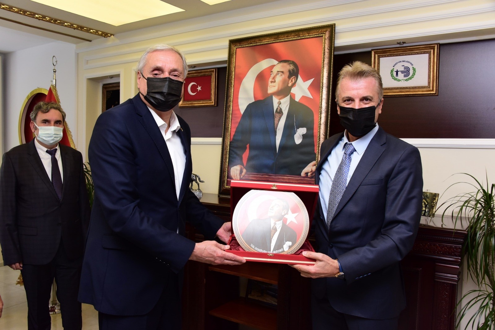 BOZSİAD Başkanı Öztekin’den Başkan Bakkalcıoğlu’na ziyaret