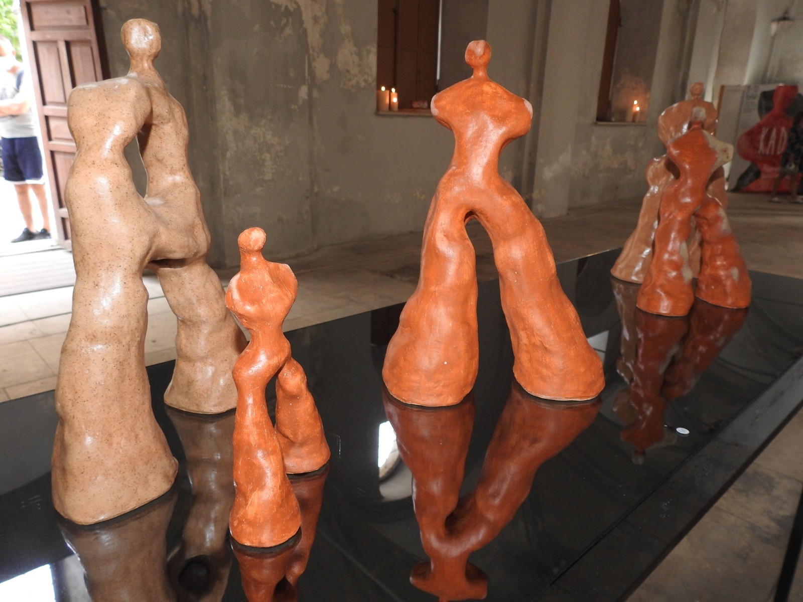 Ayşegül Veryeri’den Kadın temalı seramik heykel sergisi