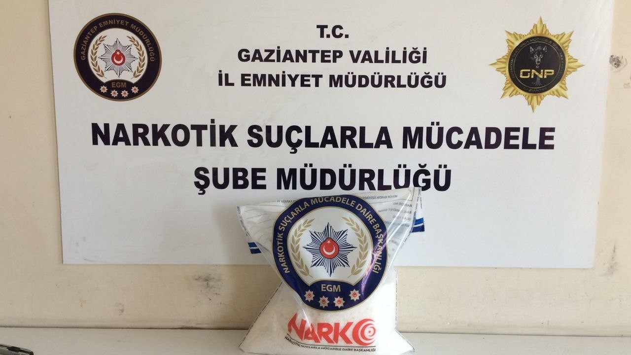 Gaziantep’te 8 kilo metamfetamin ele geçirildi: 2 gözaltı