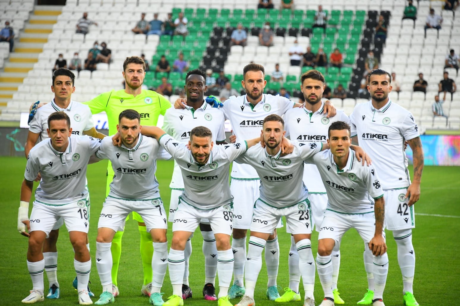 Konyaspor’da 8 futbolcu geldi, 15 gitti
