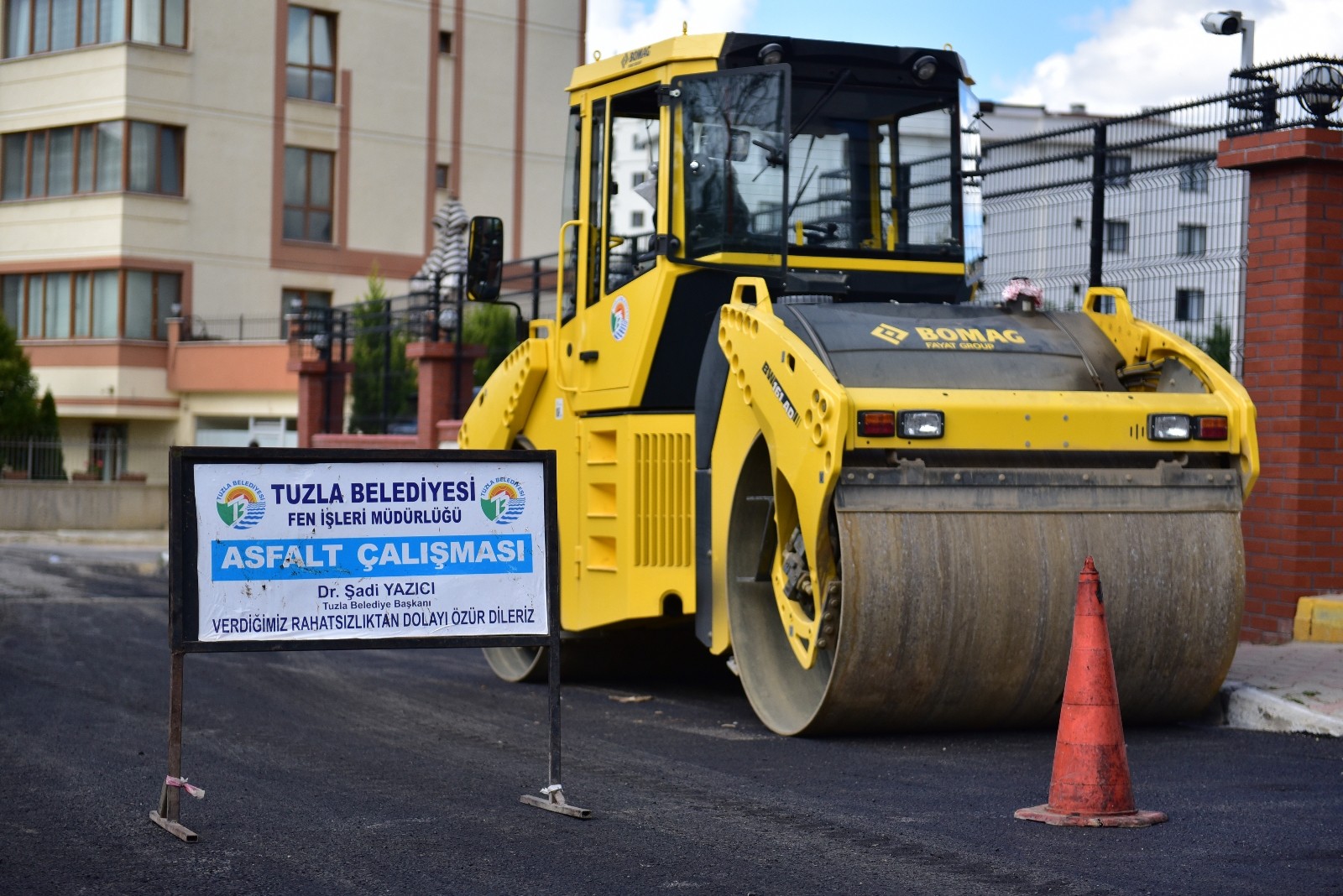 Tuzla’da yılın ilk 8 ayında yaklaşık 32 bin ton asfalt serimi yapıldı