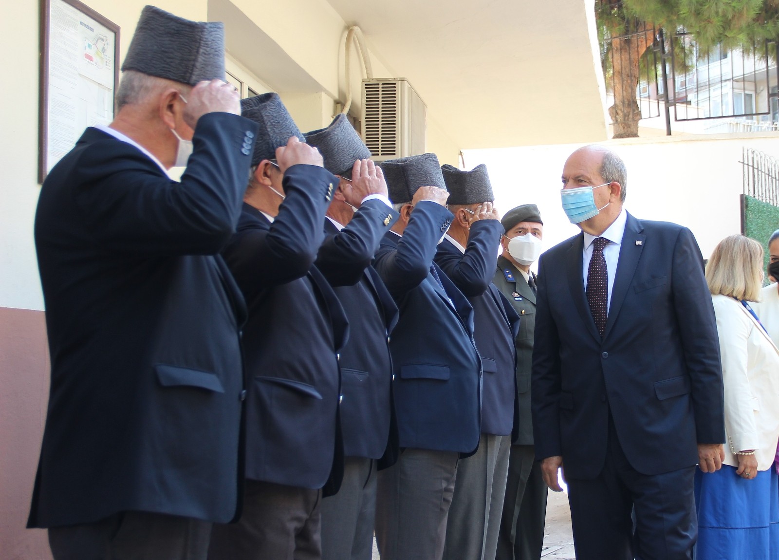 KKTC Cumhurbaşkanı Tatar, İzmir’de Kıbrıs gazileriyle buluştu