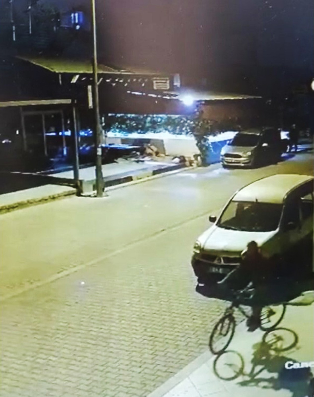 Menteşe’de bisiklet hırsızlığı güvenlik kamerasına yansıdı