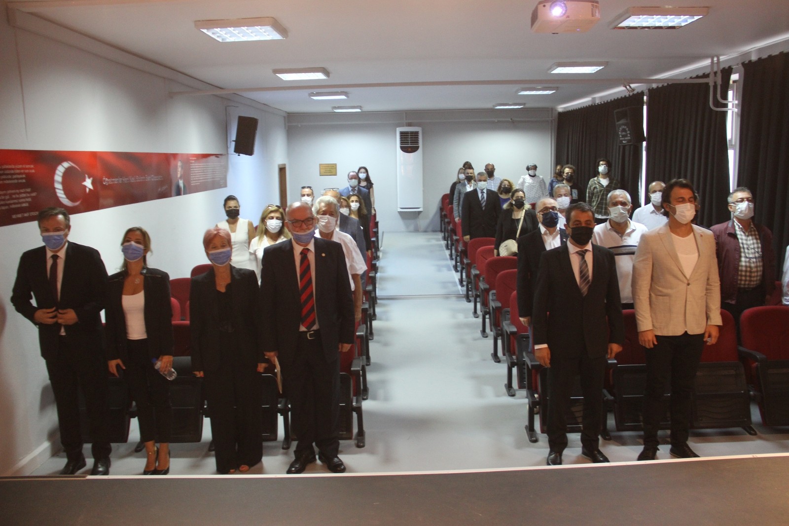 Kdz. Ereğli’de okulun konferans salonu hayırseverin desteğiyle yenilendi #zonguldak