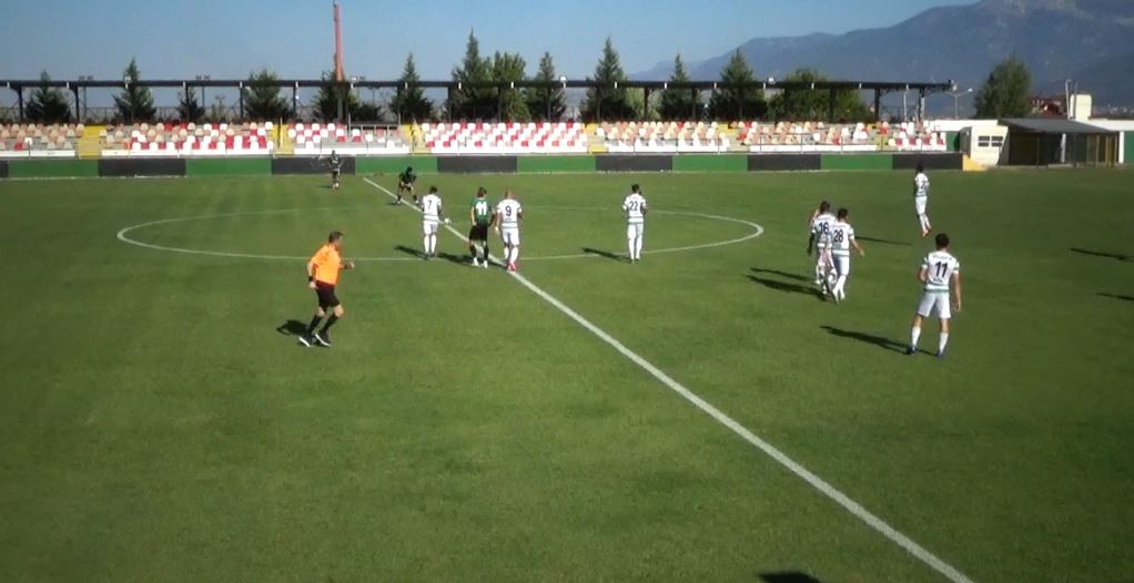Denizlispor U19 takımı, hazırlık maçında Efeler09 SFK’ya 4-3 yenildi
