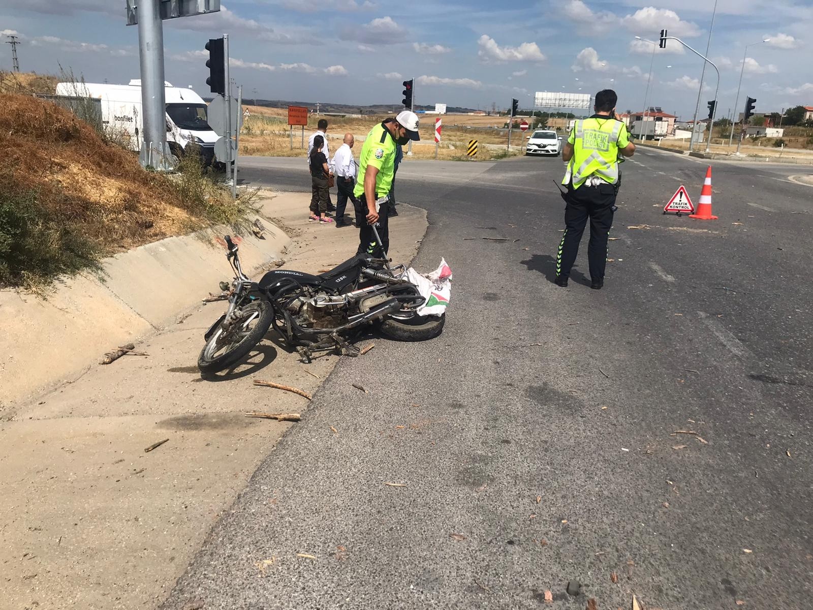 Acımasız sürücü çarptığı motosiklet sürücüsünü ölüme terk etti