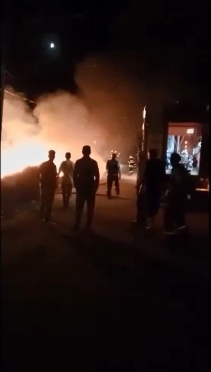 Mahalle arasında çıkan yangın korkuttu